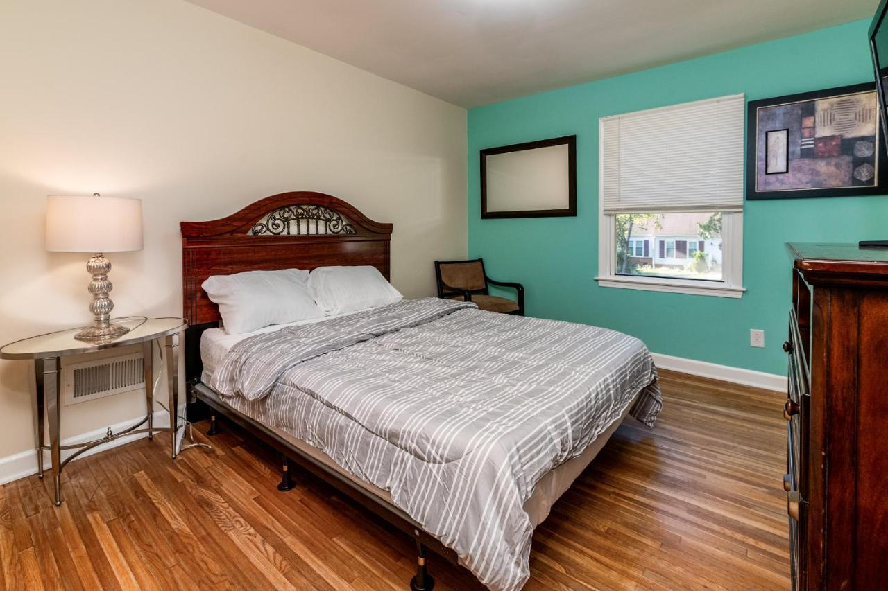 Centrally Located Spacious Abode Charlotte Esterno foto