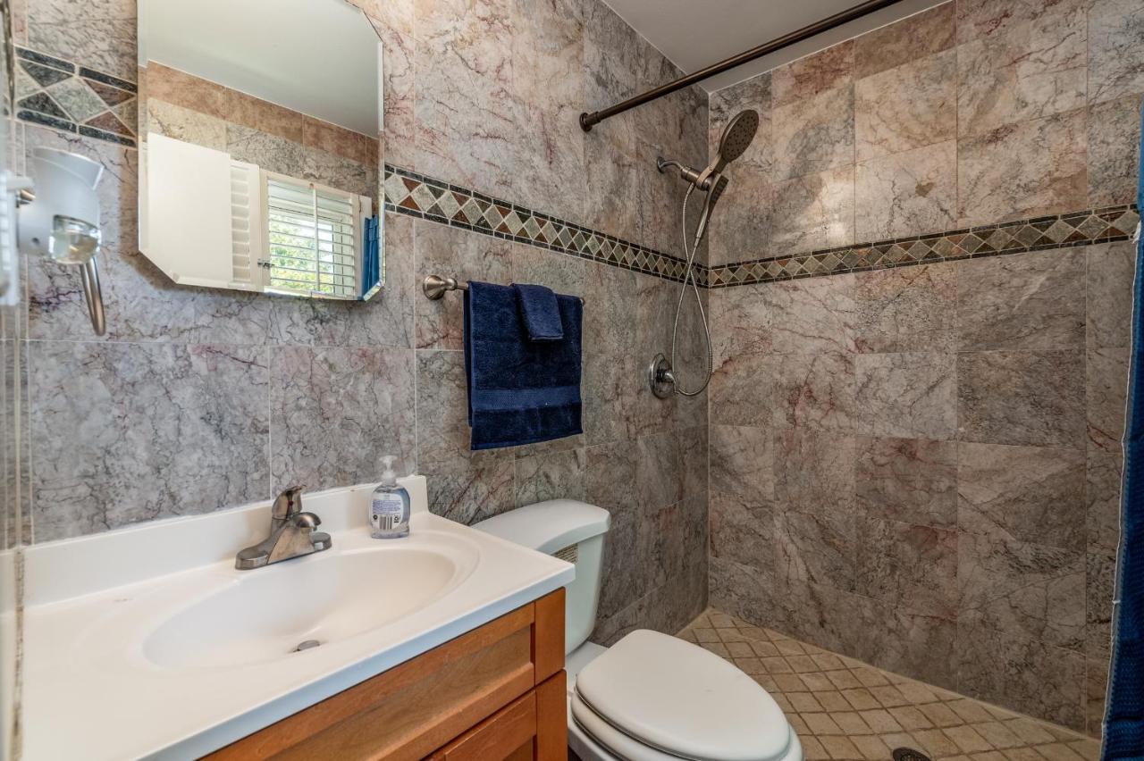 Centrally Located Spacious Abode Charlotte Esterno foto